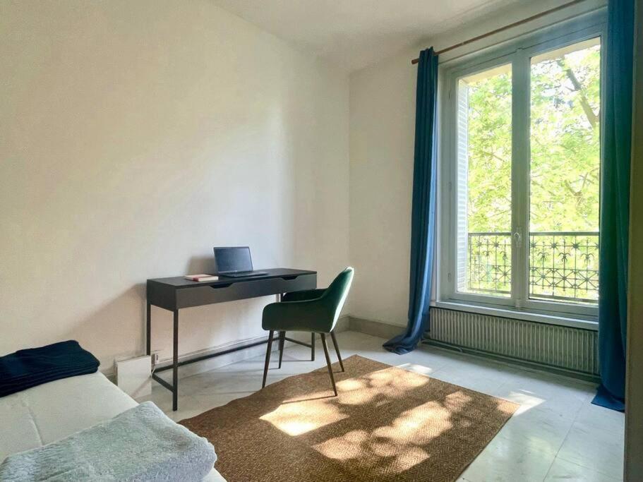 Gustave - Charming Eiffel Tower Appartement - Parijs Buitenkant foto