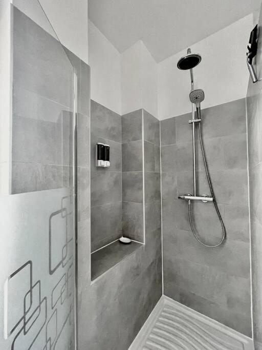Gustave - Charming Eiffel Tower Appartement - Parijs Buitenkant foto