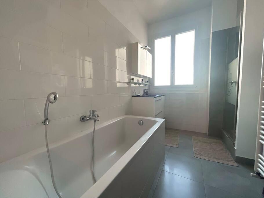 Gustave - Charming Eiffel Tower Appartement - Parijs Buitenkant foto